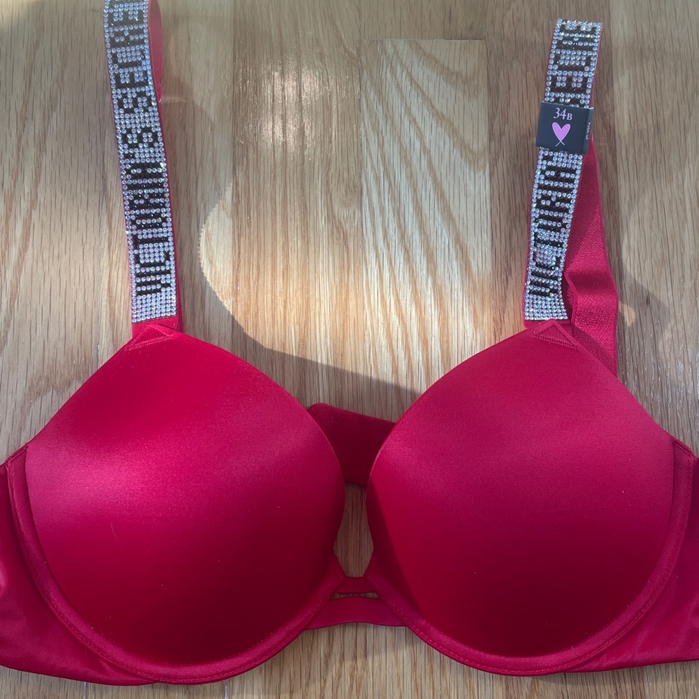 NWT New with Tags Victoria’s Secret Very Sexy Red Push-Up Bra Embellished Straps